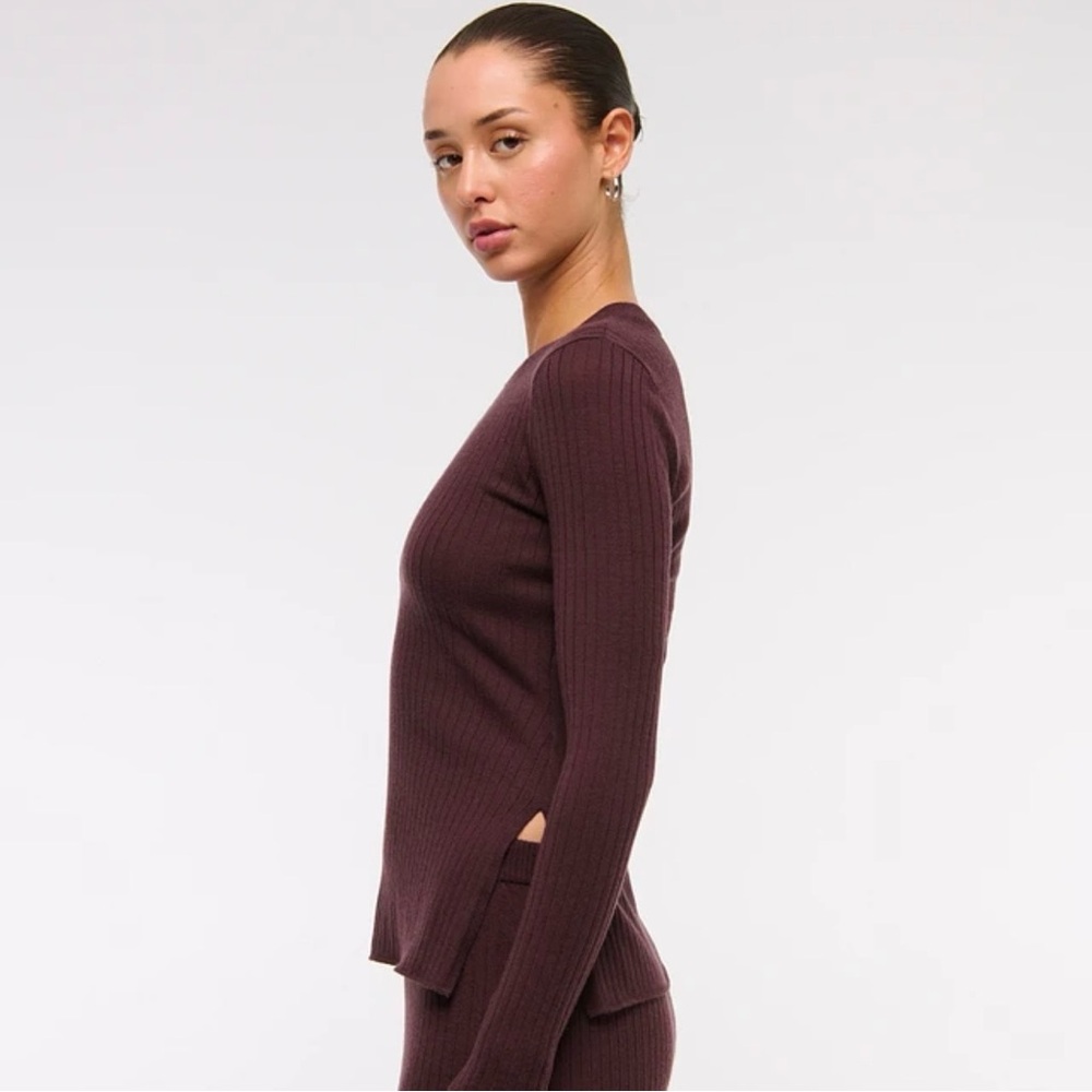 NWOT [Size: S] Abercrombie and Fitch Merino Wool-Blend Rib Crewneck Sweater - Picture 2 of 6